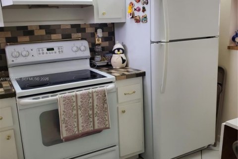 Купить кондоминиум в Санрайз, Флорида 2 спальни, 78.97м2, № 2153507 - фото 15