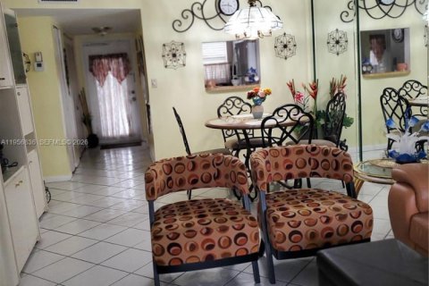 Купить кондоминиум в Санрайз, Флорида 2 спальни, 78.97м2, № 2153507 - фото 6