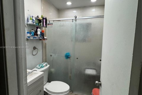 House in Homestead, Florida 4 bedrooms, 113.25 sq.m. № 1927733 - photo 8