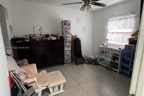 House in Homestead, Florida 4 bedrooms, 113.25 sq.m. № 1927733 - photo 10