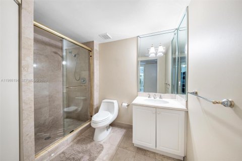 Condo in Surfside, Florida, 3 bedrooms  № 2081277 - photo 22
