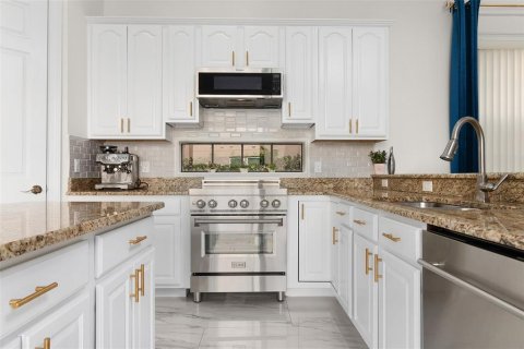 House in Four Corners, Florida 4 bedrooms, 308.34 sq.m. № 1875993 - photo 21