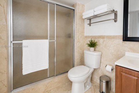 Condo in Sunny Isles Beach, Florida № 2268394 - photo 6