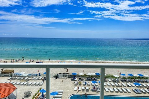 Condo in Sunny Isles Beach, Florida № 2268394 - photo 2