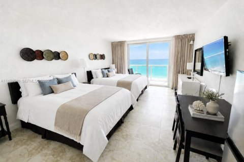 Studio in the Condo in Sunny Isles Beach, Florida  № 2268394