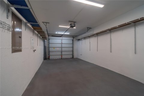 Townhouse in Dania Beach, Florida 3 bedrooms, 177.07 sq.m. № 2040500 - photo 20