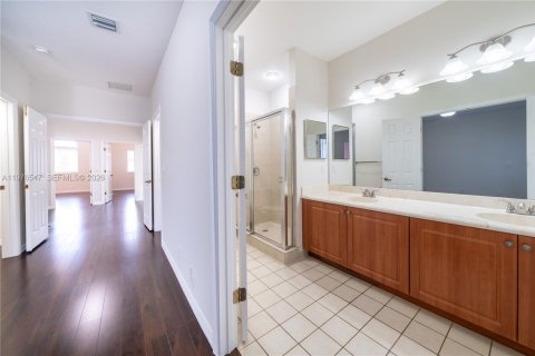 Townhouse in Dania Beach, Florida 3 bedrooms, 177.07 sq.m. № 2040500 - photo 29