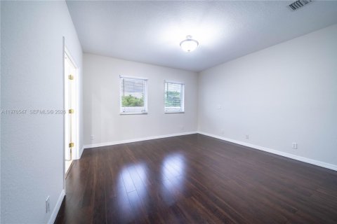 Townhouse in Dania Beach, Florida 3 bedrooms, 177.07 sq.m. № 2040500 - photo 24