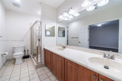 Townhouse in Dania Beach, Florida 3 bedrooms, 177.07 sq.m. № 2040500 - photo 30