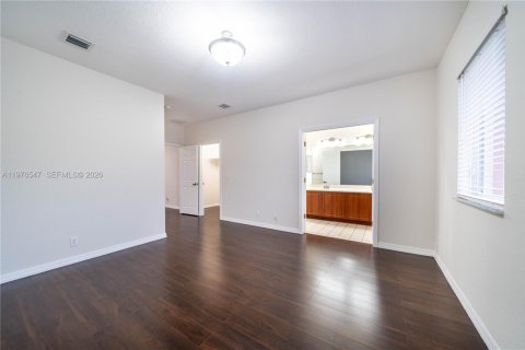 Townhouse in Dania Beach, Florida 3 bedrooms, 177.07 sq.m. № 2040500 - photo 28