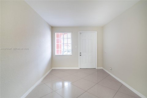 Townhouse in Dania Beach, Florida 3 bedrooms, 177.07 sq.m. № 2040500 - photo 7