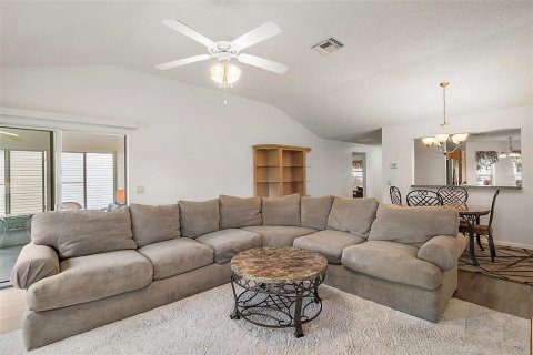 House in The Villages, Florida 3 bedrooms, 144.74 sq.m. № 1644457 - photo 8
