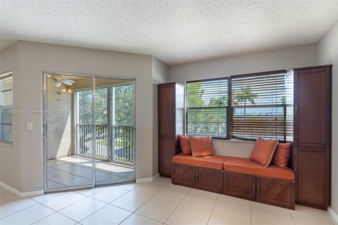 Condominio en alquiler en Pembroke Pines, Florida, 1 dormitorio, 97.08 m2 № 1898155 - foto 9