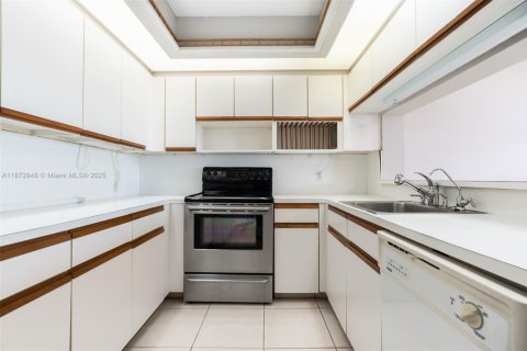 Condominio en alquiler en Pembroke Pines, Florida, 1 dormitorio, 97.08 m2 № 1898155 - foto 8