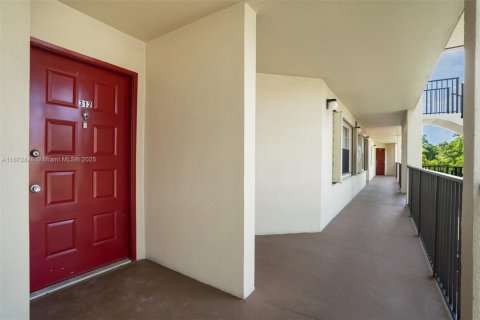 Condominio en alquiler en Pembroke Pines, Florida, 1 dormitorio, 97.08 m2 № 1898155 - foto 15
