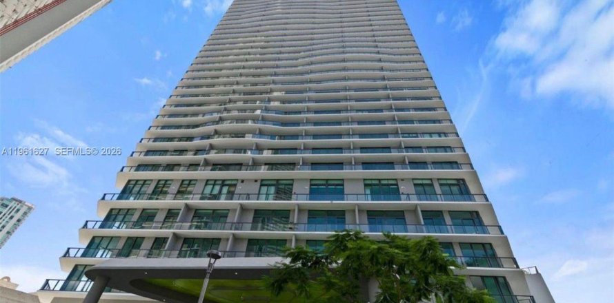 Кондоминиум с 6 комнатами в Майами, Флорида № 2025108