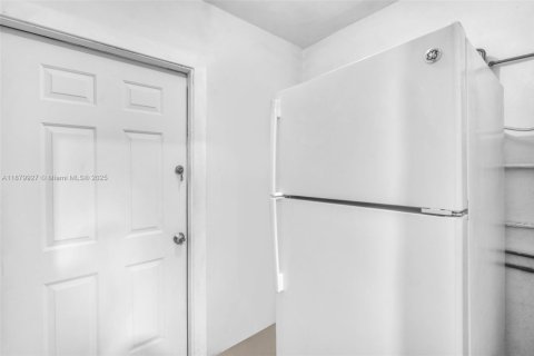 Propiedad comercial en venta en North Miami, Florida, 160.44 m2 № 1981389 - foto 25