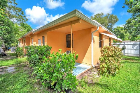 Propiedad comercial en venta en North Miami, Florida, 160.44 m2 № 1981389 - foto 2