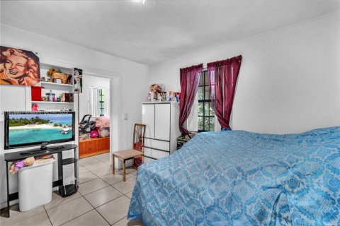 Propiedad comercial en venta en North Miami, Florida, 160.44 m2 № 1981389 - foto 17