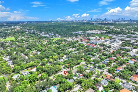 Propiedad comercial en venta en North Miami, Florida, 160.44 m2 № 1981389 - foto 13