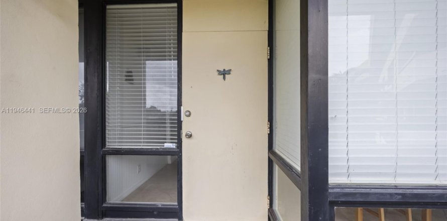 Дом в Бока-Ратон, Флорида 2 спальни, 119.01м2 № 2002770