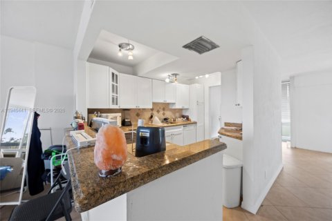 Купить виллу или дом в Бока-Ратон, Флорида 2 спальни, 119.01м2, № 2002770 - фото 12