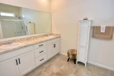 Villa ou maison à vendre à Port St. Lucie, Floride: 4 chambres, 188.96 m2 № 2262052 - photo 16