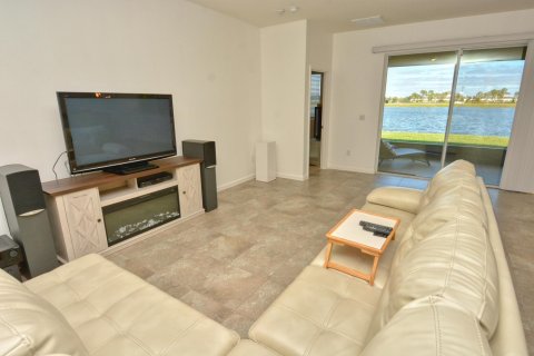 Villa ou maison à vendre à Port St. Lucie, Floride: 4 chambres, 188.96 m2 № 2262052 - photo 12