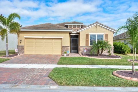 Villa ou maison à vendre à Port St. Lucie, Floride: 4 chambres, 188.96 m2 № 2262052 - photo 2