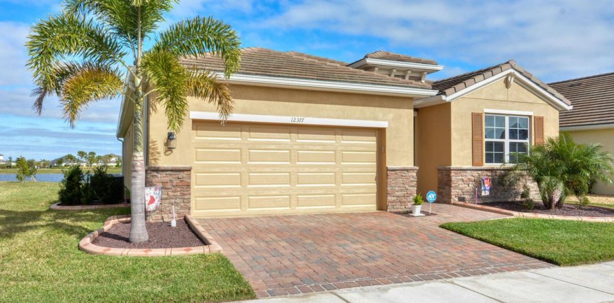 Villa ou maison à Port St. Lucie, Floride 4 chambres, 188.96 m2 № 2262052