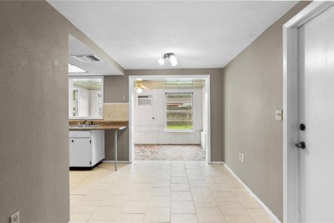 Casa en venta en Port Richey, Florida, 2 dormitorios, 80.27 m2 № 2388115 - foto 12