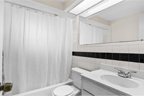 Casa en venta en Port Richey, Florida, 2 dormitorios, 80.27 m2 № 2388115 - foto 15