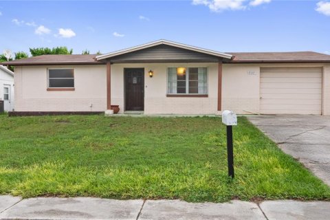 Casa en venta en Port Richey, Florida, 2 dormitorios, 80.27 m2 № 2388115 - foto 3