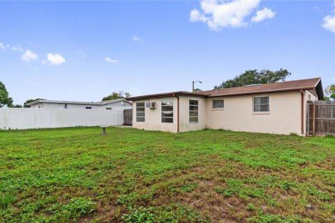 Casa en venta en Port Richey, Florida, 2 dormitorios, 80.27 m2 № 2388115 - foto 22
