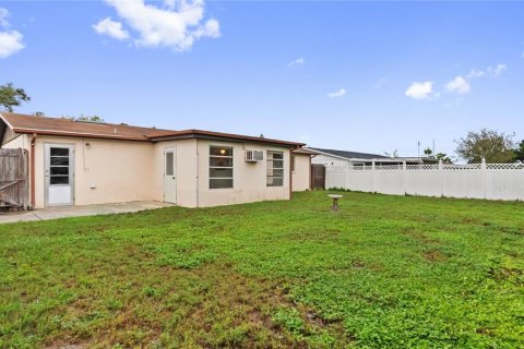 Casa en venta en Port Richey, Florida, 2 dormitorios, 80.27 m2 № 2388115 - foto 24
