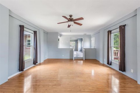 House in Mascotte, Florida 3 bedrooms, 176.33 sq.m. № 1852923 - photo 5