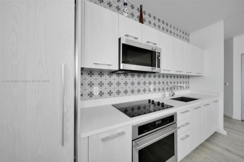 Copropriété à vendre à Miami, Floride: 3 chambres, 119.84 m2 № 1892751 - photo 22