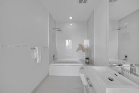 Copropriété à vendre à Miami, Floride: 3 chambres, 119.84 m2 № 1892751 - photo 26