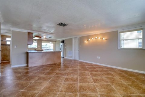 House in Hudson, Florida 3 bedrooms, 137.5 sq.m. № 1817910 - photo 9
