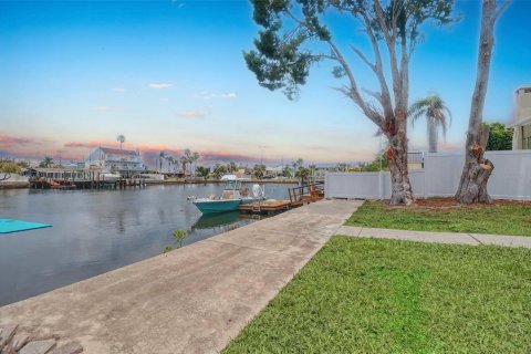 House in Hudson, Florida 3 bedrooms, 137.5 sq.m. № 1817910 - photo 30