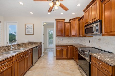 Villa ou maison à vendre à Holiday, Floride: 3 chambres, 219.9 m2 № 2208842 - photo 8