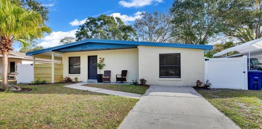 Villa ou maison à Tampa, Floride 4 chambres, 117.06 m2 № 2412561