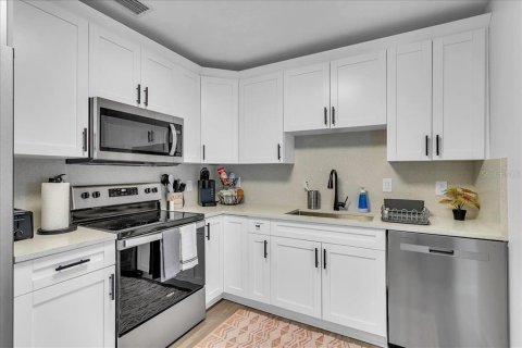 Villa ou maison à louer à Tampa, Floride: 4 chambres, 117.06 m2 № 2412561 - photo 12