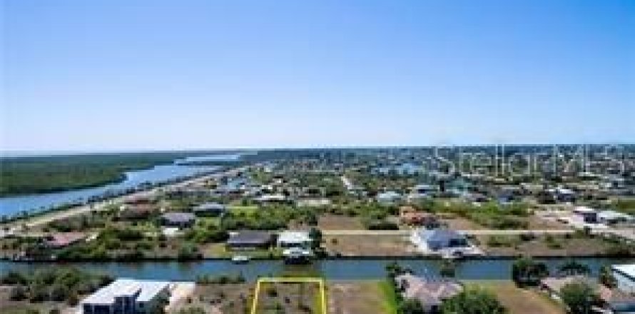 Land in Port Charlotte, Florida № 1564430