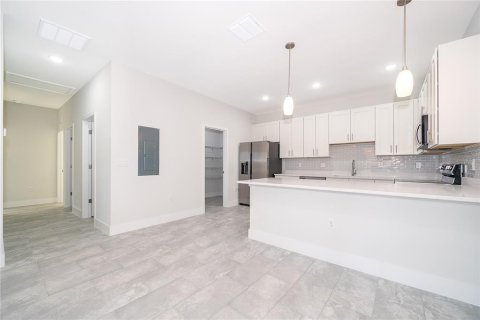 Villa ou maison à louer à Kissimmee, Floride: 3 chambres, 122.82 m2 № 2231842 - photo 11