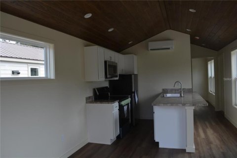 House in Oviedo, Florida 1 bedroom, 39.3 sq.m. № 2203184 - photo 12
