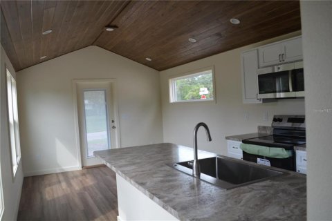House in Oviedo, Florida 1 bedroom, 39.3 sq.m. № 2203184 - photo 6