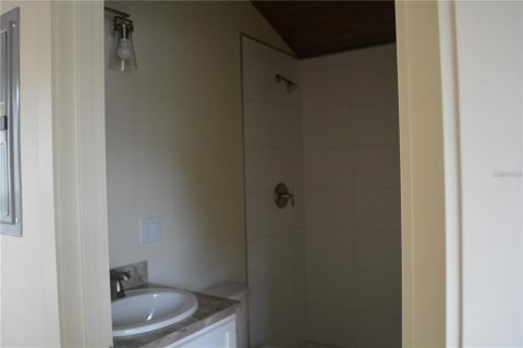 House in Oviedo, Florida 1 bedroom, 39.3 sq.m. № 2203184 - photo 15