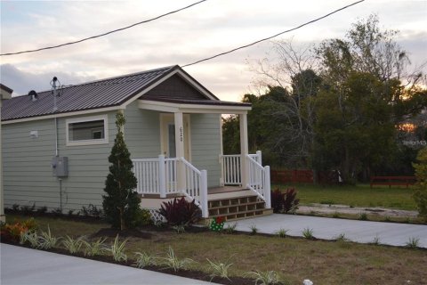 House in Oviedo, Florida 1 bedroom, 39.3 sq.m. № 2203184