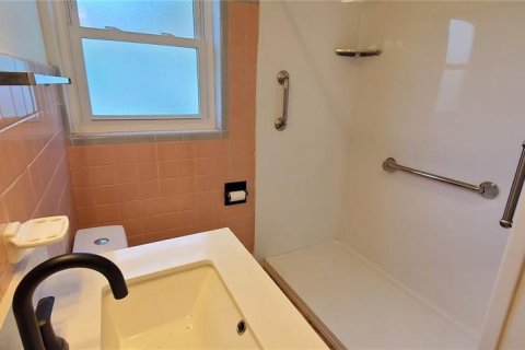Casa en alquiler en Winter Haven, Florida, 2 dormitorios, 74.32 m2 № 1856040 - foto 6